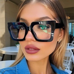 Lunettes anti-lumière bleue colorées pour femmes, monture carrée surdimensionnée noire, lunettes décoratives pour femmes, verres transparents, lunettes pour femmes - Product Image 1