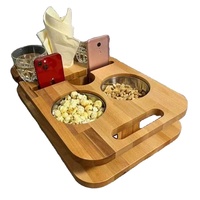 Plateau d'accoudoir de canapé en bambou à texture naturelle avec support pour téléphone, table d'accoudoir pliable en bois pour boissons, télécommande et collations