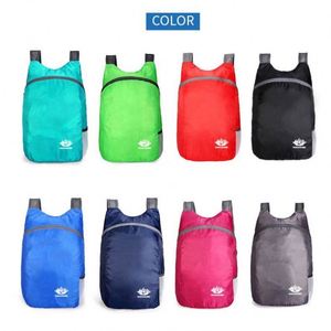 Sac à dos de randonnée pliable pour le voyage, résistant à l'eau, léger et compressible pour le camping - Product Image 6