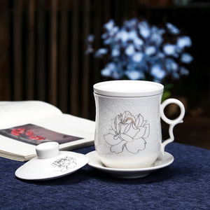 Tazza <span class=keywords><strong>da</strong></span> tè cinese Kung Fu dipinta a mano filtro in ceramica tazza <span class=keywords><strong>da</strong></span> tè blu e bianca in ceramica con coperchio 350ml - Product Image 4