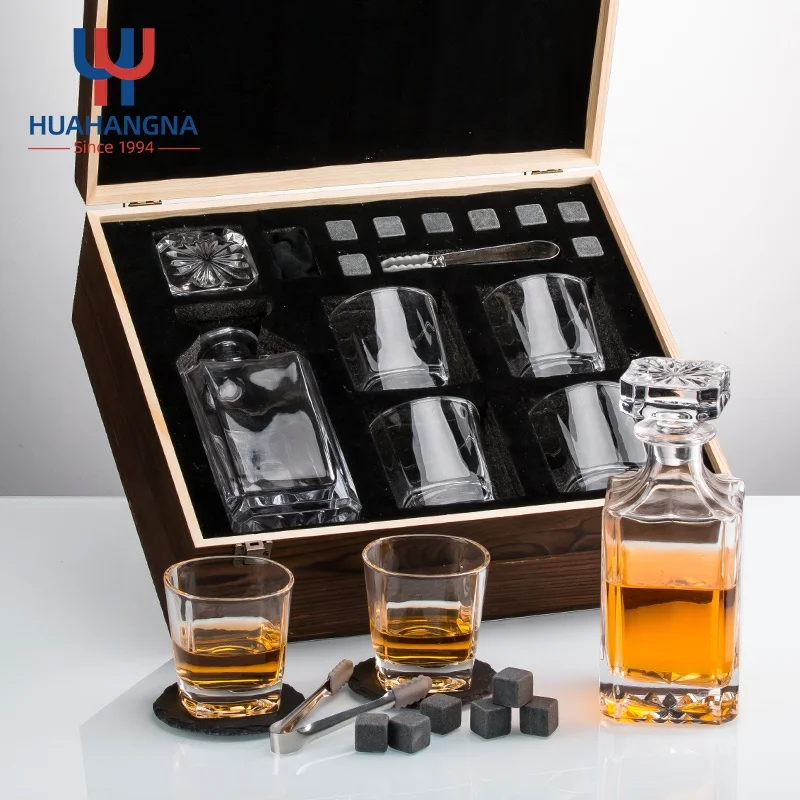 5 Pack Whiskey Decanter Gift Box Custom Geëtst Whisky Karaf Set Met 4 Whiskey Tumbler Glazen En 8 Stenen In houten Doos