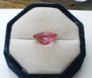 Quartz rose ovale, pierre précieuse naturelle facettée, 14 x 10 mm - Product Image 3