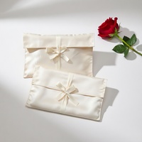 Bolsa de Satén Beige, Tela de Satén Suave, Cierre con Lazo Elegante, Logotipo Personalizado para Recuerdos de Boda y Almacenamiento de Joyas