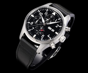 Montre chronographe luxueuse avec aiguilles en acier inoxydable, diamètre 43 mm, résistance à l'eau 30 bars, mouvement mécanique - Product Image 2