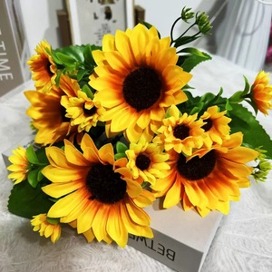 <span class=keywords><strong>Fleur</strong></span> artificielle de tournesol en soie lumineuse pour la décoration florale de scène de mariage, aménagement paysager extérieur et table de signature de mariage - Product Image 3