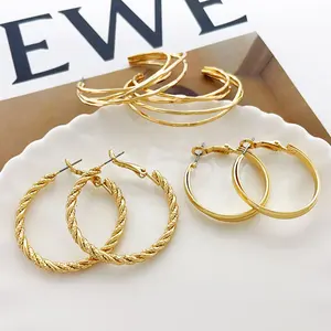 Fashion Trend Luxury Hoop Earrings Plated Cc Big Statement Earring Set Gold for Women Zinc Alloy CLASSIC OEM ODM 1pc/opp Bag T/T