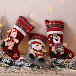 QY Wholesale Chaussettes de Noël à carreaux pour enfants, grand format, motif Père Noël, sac cadeau, décoration de Noël pour la maison - Product Image 2