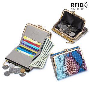 Cartera Corta de Piel de Vaca Andong con Estampado de Serpiente para Mujer, con Bloqueo RFID, Múltiples Ranuras para Tarjetas, Bolso de Mano, Bolso Pequeño - Product Image 1