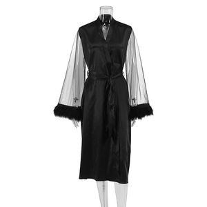 Robe de mariée sexy en satin de soie uni, nuisette de Saint-Valentin, peignoir de luxe en soie pour femme avec manches longues en plumes et maille - Product Image 3