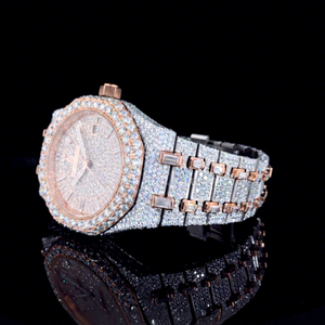 Montre en acier inoxydable argenté de luxe Mossinate, diamants authentiques, résistante à l'eau et élégante, pour les modes de vie actifs - Product Image 1