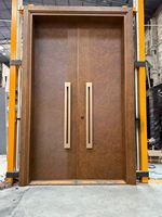 Porte d'entrée principale de villa moderne en acier inoxydable antivol avec double porte et portes d'entrée principales et latérales séparées, surface finie
