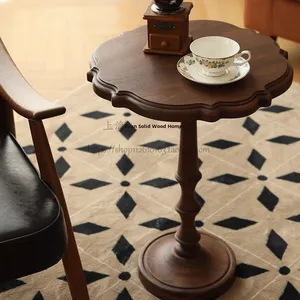 Table basse <span class=keywords><strong>vintage</strong></span> en <span class=keywords><strong>bois</strong></span> massif de campagne française lumière américaine luxe simple sculpté <span class=keywords><strong>petit</strong></span> <span class=keywords><strong>meuble</strong></span> d'appartement pour la salle à manger à la maison - Product Image 3