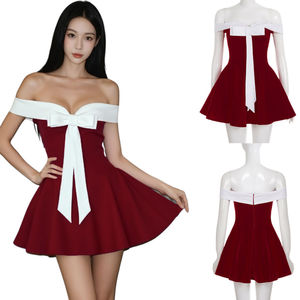 Robe de soirée de Noël rouge avec nœud - Mini robe élégante sans bretelles avec détail à volants pour femme, idéale pour les fêtes, les cocktails et les occasions spéciales, taille naturelle numérique - Product Image 1