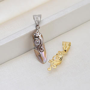 Collier pendentif en argent S925 fait main avec perle baroque, perle irrégulière simple et lâche avec accessoire creux, numéro d'article 1393 - Product Image 1