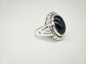 Anillo de Piedra Preciosa de Ónix Negro Natural, Joyería de Moda Hecha a Mano para Mujeres y Hombres con Diseño Minimalista de Piedra Pulida - Product Image 4
