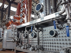 2025 nuevo <span class=keywords><strong>destilador</strong></span> <span class=keywords><strong>de</strong></span> Alcohol 550L licores destilación SS columna <span class=keywords><strong>de</strong></span> vidrio olla <span class=keywords><strong>de</strong></span> cobre todavía bomba para whisky brandy Gin destilería - Product Image 5