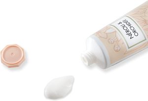 Crème pour les mains au beurre de karité L'Occitane, nourrit les mains très sèches, protège la <span class=keywords><strong>peau</strong></span> avec 20% de beurre de karité biologique, végétalien, non parfumé - Product Image 3