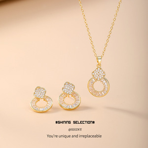Conjunto de Collar de Aleación de Cobre con Colgante de Flor, Cadena para Clavícula con Microincrustaciones, Joyería de Regalo, Estilo 2025, Simple y de Lujo Ligero - Product Image 5