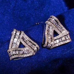 Orecchini a Perno Triangolari Semplici per Donne, Gioielli per Orecchie Geometrici Cavi per Uso Quotidiano - Product Image 5