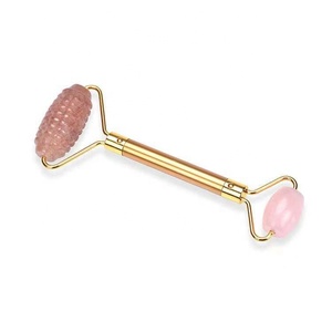 Juego de regalo de masaje facial de <span class=keywords><strong>cuarzo</strong></span> <span class=keywords><strong>rosa</strong></span> personalizado baimei Jade Roller & gua sha <span class=keywords><strong>auténtico</strong></span> <span class=keywords><strong>rodillo</strong></span> de <span class=keywords><strong>cuarzo</strong></span> <span class=keywords><strong>rosa</strong></span> y guasha Set - Product Image 4
