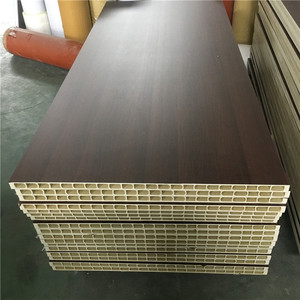 Moderno Roble Gris Color WPC Montar Puerta <span class=keywords><strong>de</strong></span> Junta Dividida Nuevo Diseño Maternal Glass Super WPC Puerta Interna <span class=keywords><strong>para</strong></span> Hoteles - Product Image 4