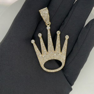Pendentif Couronne en Or Massif 9 Carats d'Inspiration Royale avec Diamants CVD de Laboratoire à Haute Brillance, Breloque de Collier de Luxe pour Homme - Product Image 1