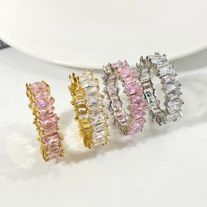 Anillos de eternidad con circonita cúbica 3A chapados en oro, diseño clásico, listos para enviar, para mujer - Product Image 5