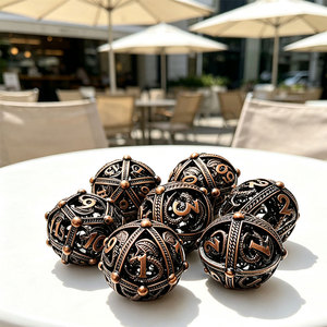 Juego de 7 dados poliédricos de metal huecos con patrón interior de dragón tallado antiguo para colección de juegos de mesa DND - Product Image 2