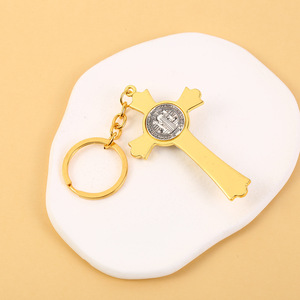 Cruz católica Llavero Metal San Benito Cruz Llavero Católico Crucifijo Medalla Llavero Jerusalén Encanto - Product Image 6