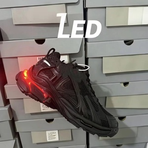 2026 Nuovi Designer Lanciano le <span class=keywords><strong>Scarpe</strong></span> Sportive LED OEM di Altissima Qualità, <span class=keywords><strong>Scarpe</strong></span> Casual Futuristiche e Trendy - Product Image 6