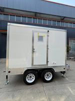 Toilettes portables modernes personnalisées, remorque mobile de luxe durable pour les toilettes de camping en plein air avec couleur personnalisée