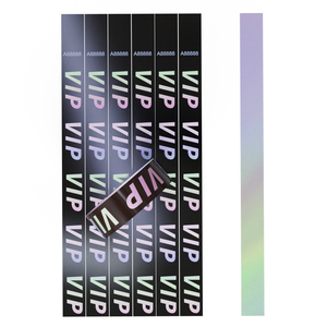Bracelets publicitaires : Bracelets sportifs personnalisés en PVC, lumineux et en Tyvek - Product Image 2