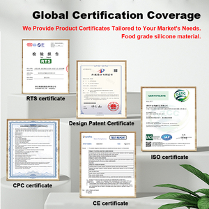 <span class=keywords><strong>Kit</strong></span> di Utensili per l'Alimentazione in Silicone: Ciotola con Ventosa, Bavaglino Regolabile, Tazza, Piatto e Borsa Fasciatoio - Product Image 6