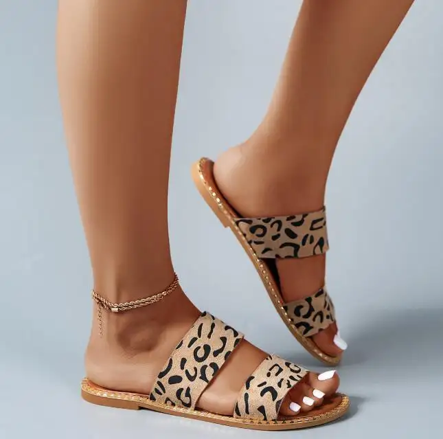 Летняя Новая женская обувь с леопардовым принтом, большие сандалии, Повседневные Удобные пляжные туфли на плоской подошве