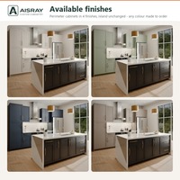 Meuble de cuisine sur mesure avec îlot, portes laquées Shaker, design modulaire et tiroirs à fermeture amortie, structure en panneaux mélaminés