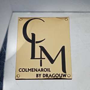 Étiquette de bouteille de vin en aluminium brossé de luxe, étiquette métallique personnalisée en relief pour spiritueux haut de gamme - Product Image 2