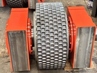 Manchon de rouleau à fente oblongue ondulé fermé haute performance pour presse compacteuse hydraulique de machines minières, fabriqué en Chine