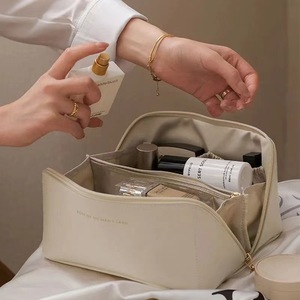 Trousse à cosmétiques de grande capacité avec fermeture éclair, design cube, couleur unie, organisateur de maquillage pour le rangement à domicile, printemps 2024 - Product Image 4