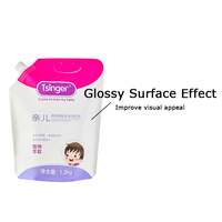 Pochette souple avec bec verseur et poignée pour lessive, 1,2 L (1200 ml), 180 microns, en PET/NY/PE blanc brillant, coloris violet, marron, jaune, blanc