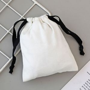 Pochette en toile de coton 9x11cm 8oz avec cordon de serrage pour le rangement de cosmétiques ou de rouges à lèvres - Product Image 3