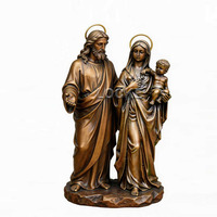 Jardin religieux chrétien personnalisé et populaire avec statues commémoratives de la Vierge Marie