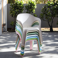 Chaise d'extérieur en plastique Guangwei pour l'école : Haute Qualité, Durable et Confortable