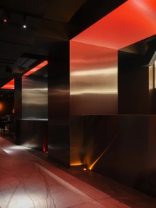 Barra de Bar Personalizada con Cubierta de Madera y Mármol para Restaurante, Diseño Interior de Bar de Vinos - Product Image 2