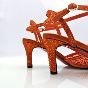 Zapatos de tacón alto de lazo de alta calidad para mujer, tacones de boda, zapatos de baile con bolso a juego, modelo BERT, conjunto óptimo de herramientas de sonido. - Product Image 2