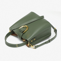 Sac seau en cuir véritable pour femme, grande capacité, imperméable, avec bouton, bandoulière, doublure en polyester, vente en gros