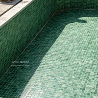 Vente en gros de mosaïques de piscine en marbre vert Bali moderne Sukabumi, aspect mat antidérapant, 97x97 mm, pour extérieur
