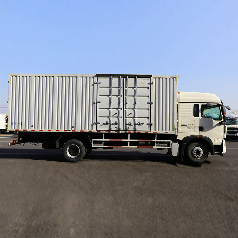 Van Draw Unit HOWO T5G Sinotruk 4x2 280hp Box Cargo Truck 7.92m Van Truck ABS Braking ...
