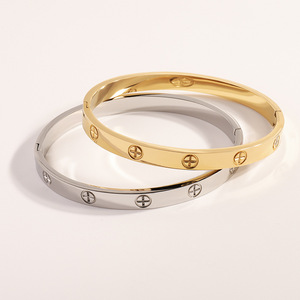 Modisches Schmuck-Armband für Damen und Herren, 18k Vergoldet mit Logo, Hochwertiges Paar-Armband aus Edelstahl - Product Image 2