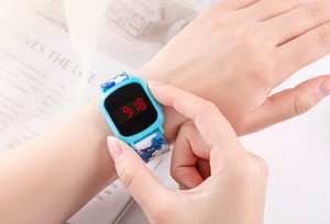 YTIME Trendige Coole Kinder-Silikonarmband-Uhren mit Individuell Bedruckbarem Armband und LED-Digitalanzeige - Product Image 2