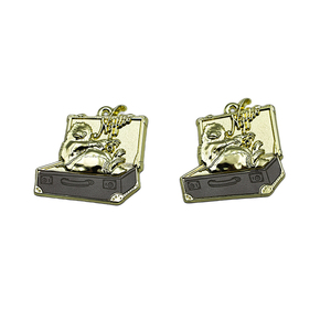 Imán de Refrigerador Personalizado de Aleación de Zinc con Diseño de Película Animada, Regalo de Animalito Adorable, Pingüino Comilón Dorado, Recuerdo para Fans - Product Image 1